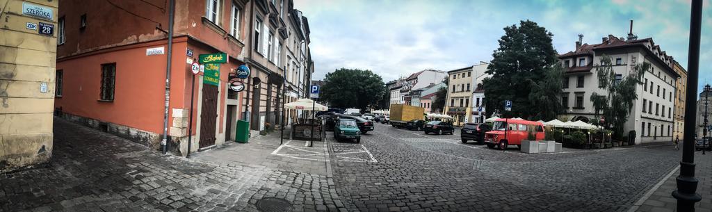 Studio Z Ogrodem Przy Starej Zajezdni Kraków Eksteriør billede